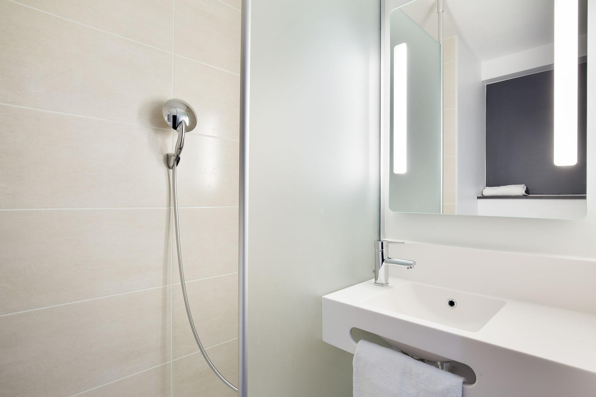 B&B Hôtel Paris Sud Chatenay Malabry Bagian luar foto